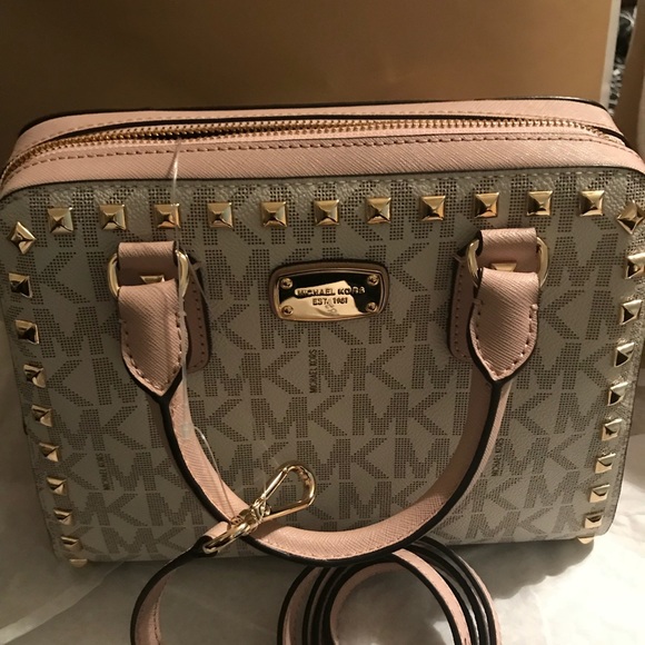 Michael Kors - Picture 2 of 4